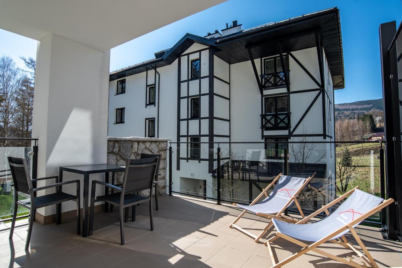 Apartamenty Amira W Kompleksie Apartamenty Piano Świeradów-Zdrój Exteriör bild